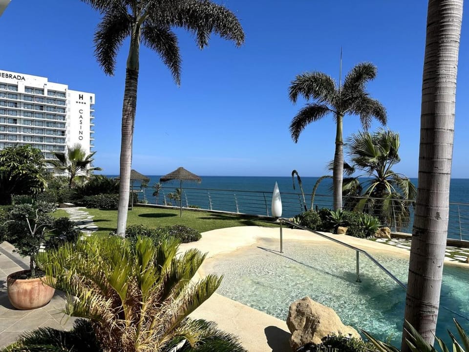 *New* La Pinta 2 - Frontbeach Pool TOP Quality! Apartment in Benalmadena
