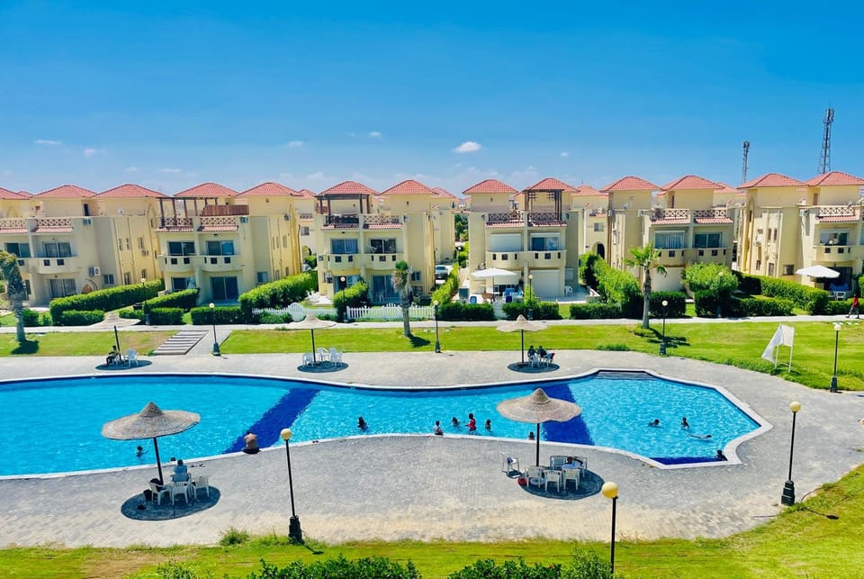 Pool view, Swimming pool