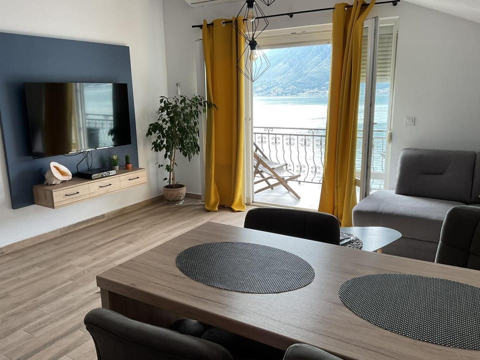 Stan za Vas odmor, Glosy Apartman Apartment in Kotor Municipality
