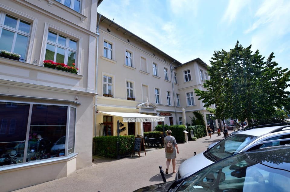 Property building, Facade/entrance, Off site