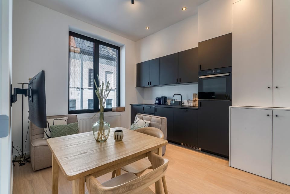 Dining area, kitchen