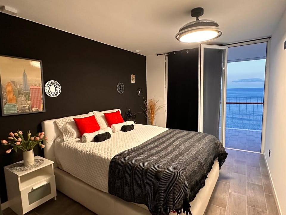 Bed, Bedroom, Sea view