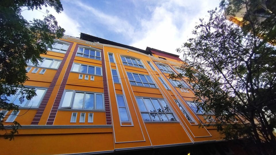 Property building, Day, On site
