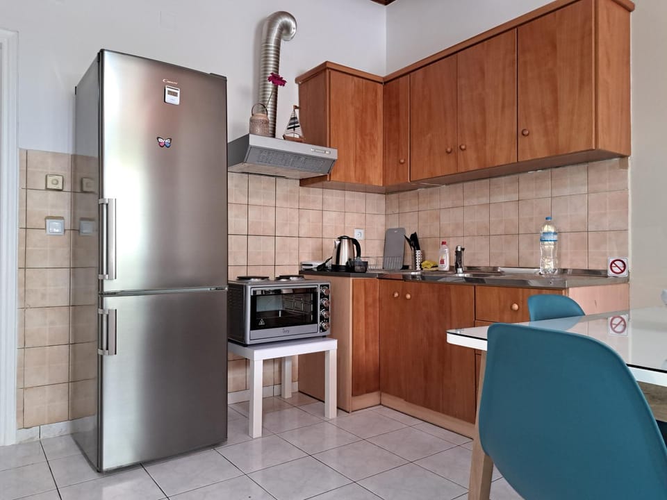 Dining area, kitchen