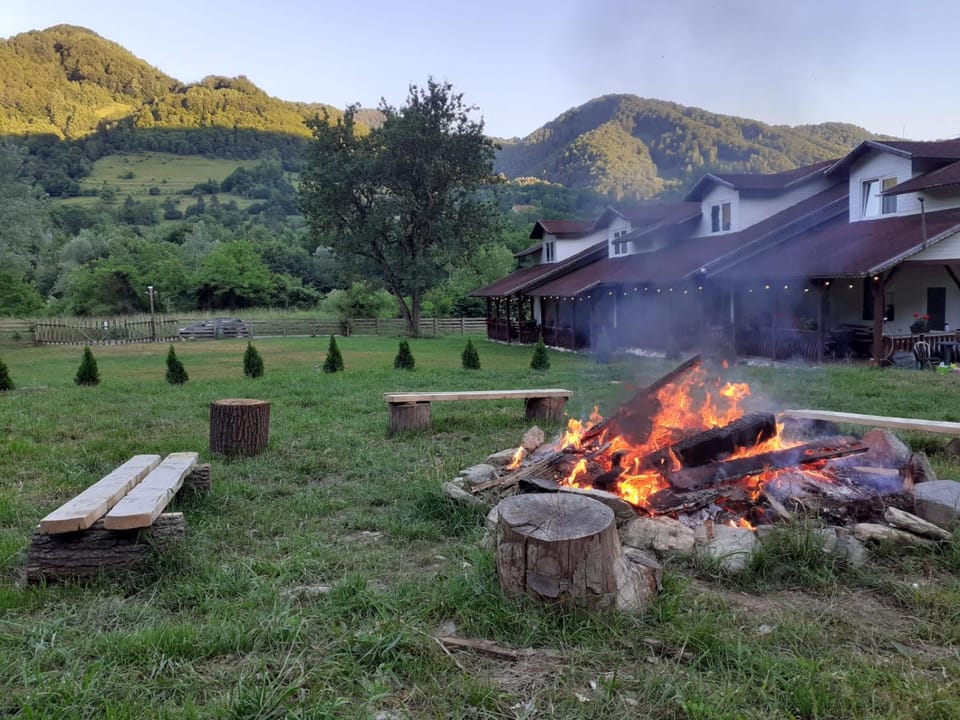 Natural landscape, BBQ facilities, Mountain view