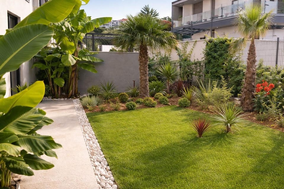 Day, Garden view