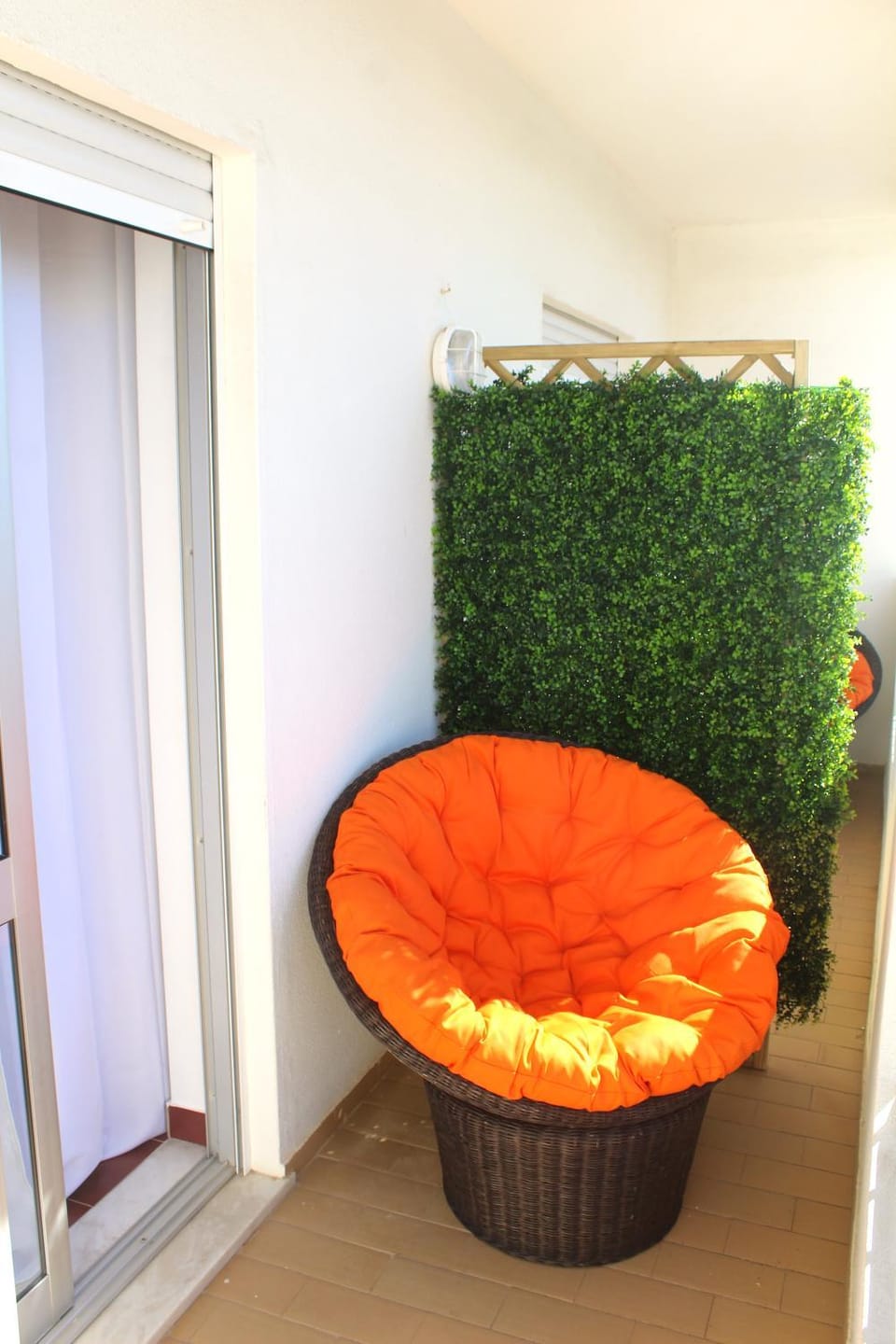 View (from property/room), Balcony/Terrace, Decorative detail, Bedroom