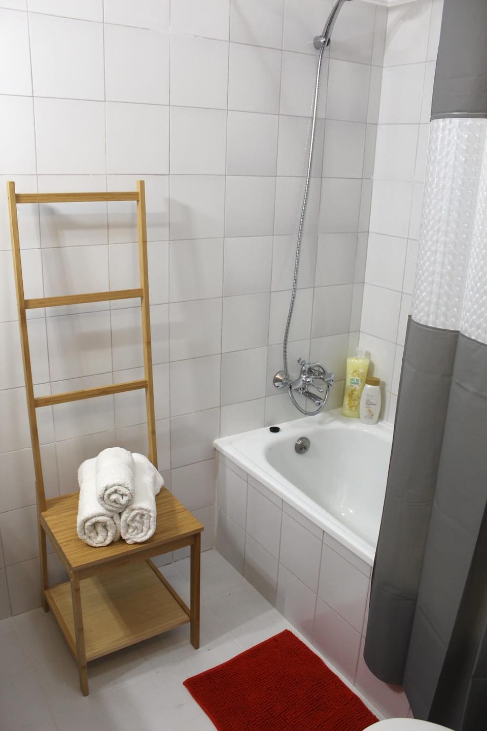 Shower, Bathroom, Decorative detail, Bath, towels