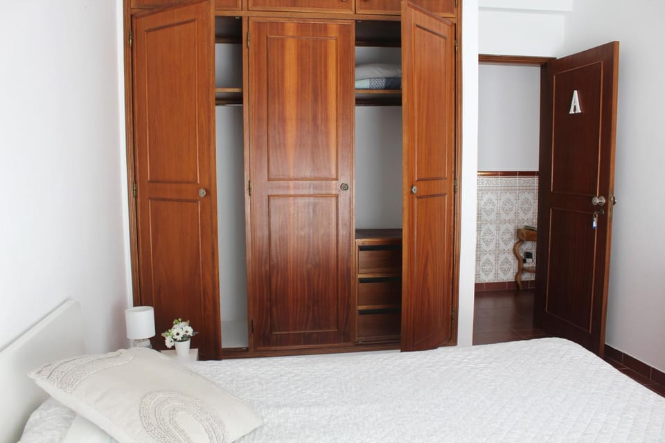 TV and multimedia, Balcony/Terrace, Bedroom, locker, towels, wardrobe
