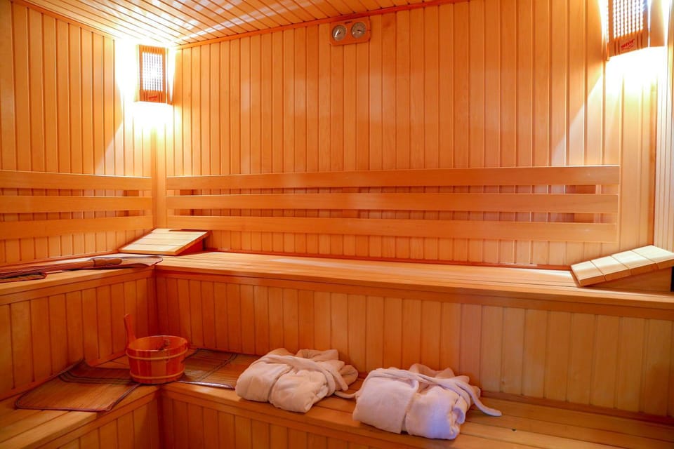 Massage, Sauna, Steam room