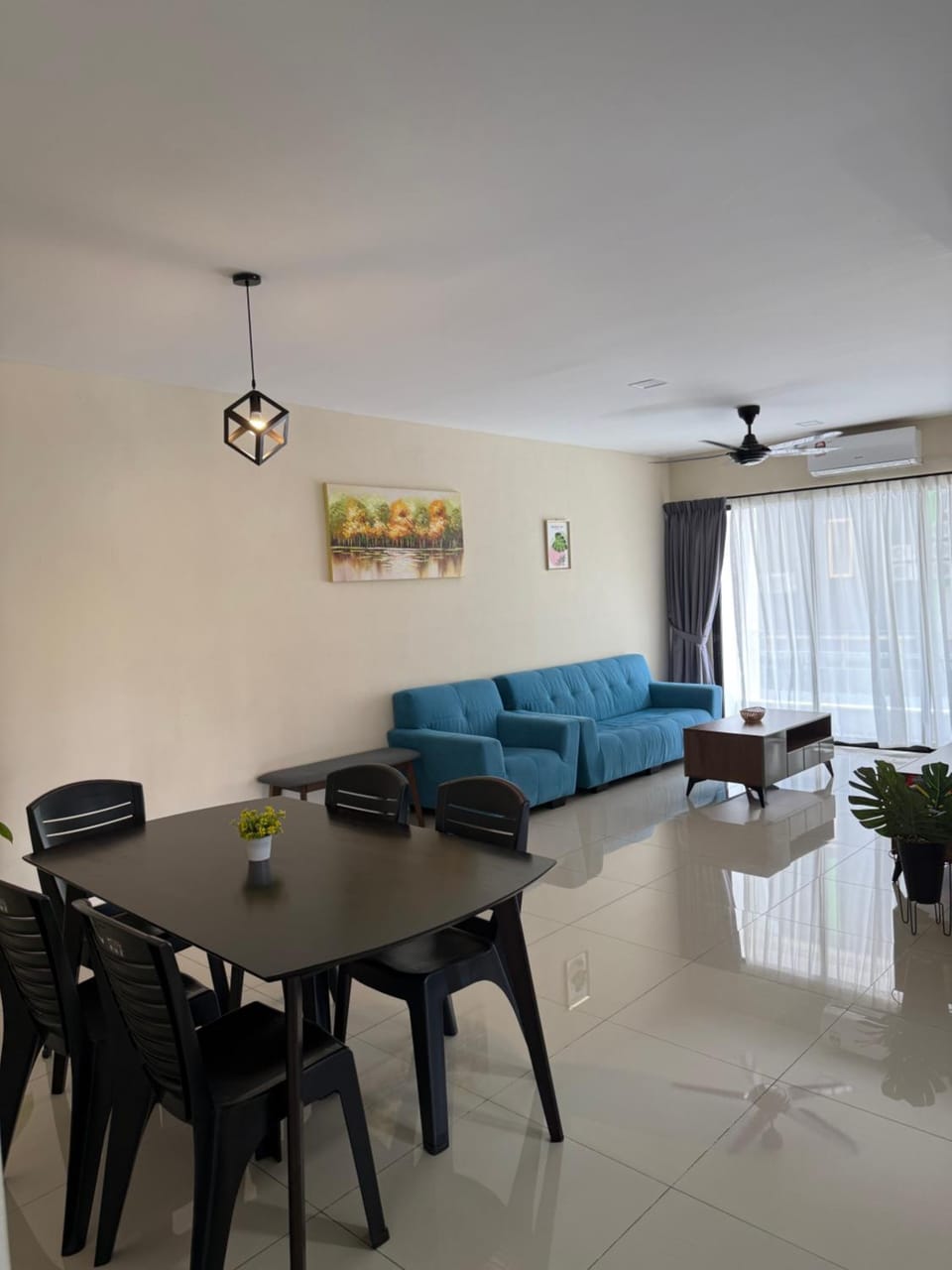 Living room, Seating area, Dining area, air conditioner