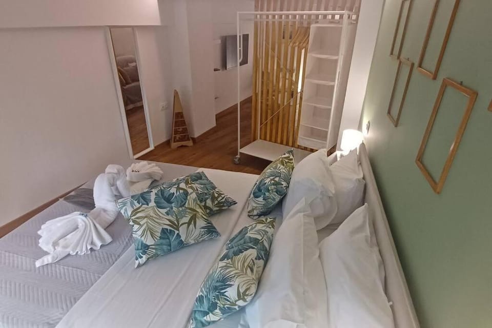 The Owl nest Modern and Cozy place in the Historical Center Apartment in Athens