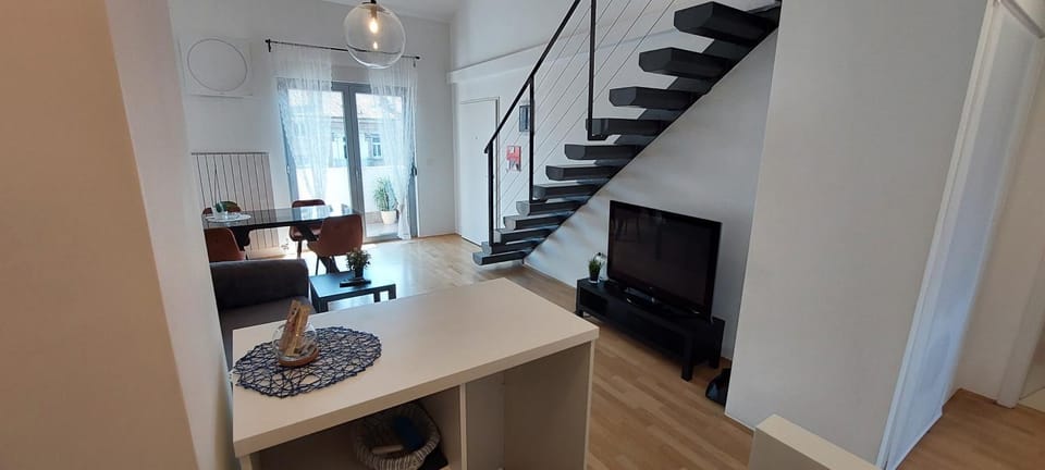Deluxe Apartment Kristian whit a private parking Apartment in Rijeka