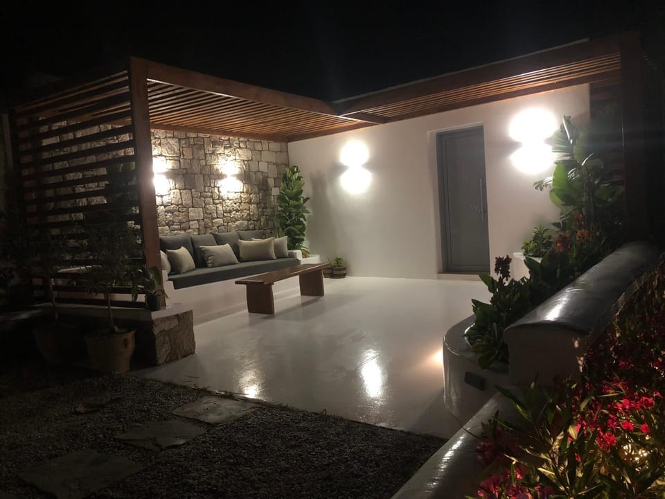 Chrysomelo House in Milos