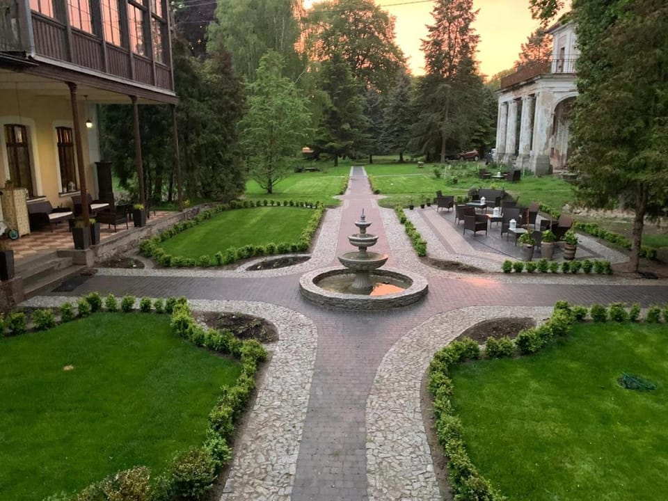 Property building, Spring, View (from property/room), Balcony/Terrace, Garden view, Garden view, Landmark view, Inner courtyard view