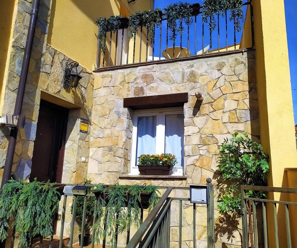 Property building, Facade/entrance