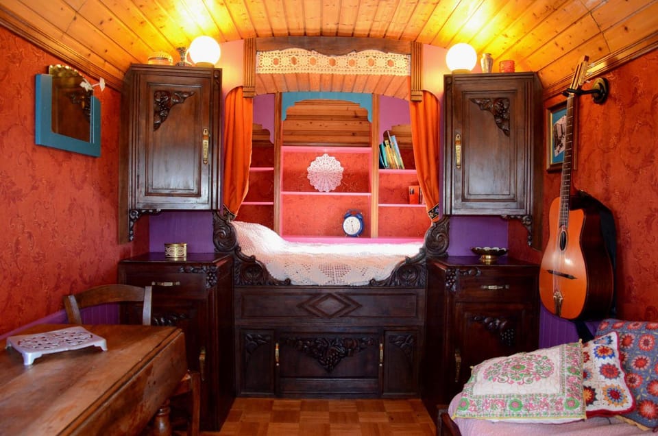Bed, Photo of the whole room