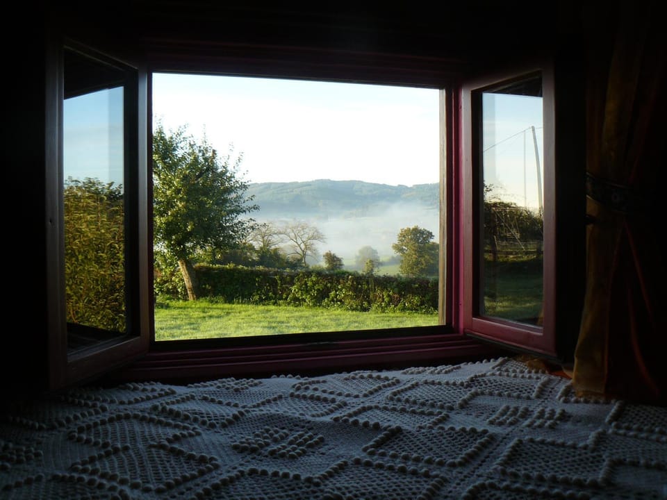 Bed, Mountain view
