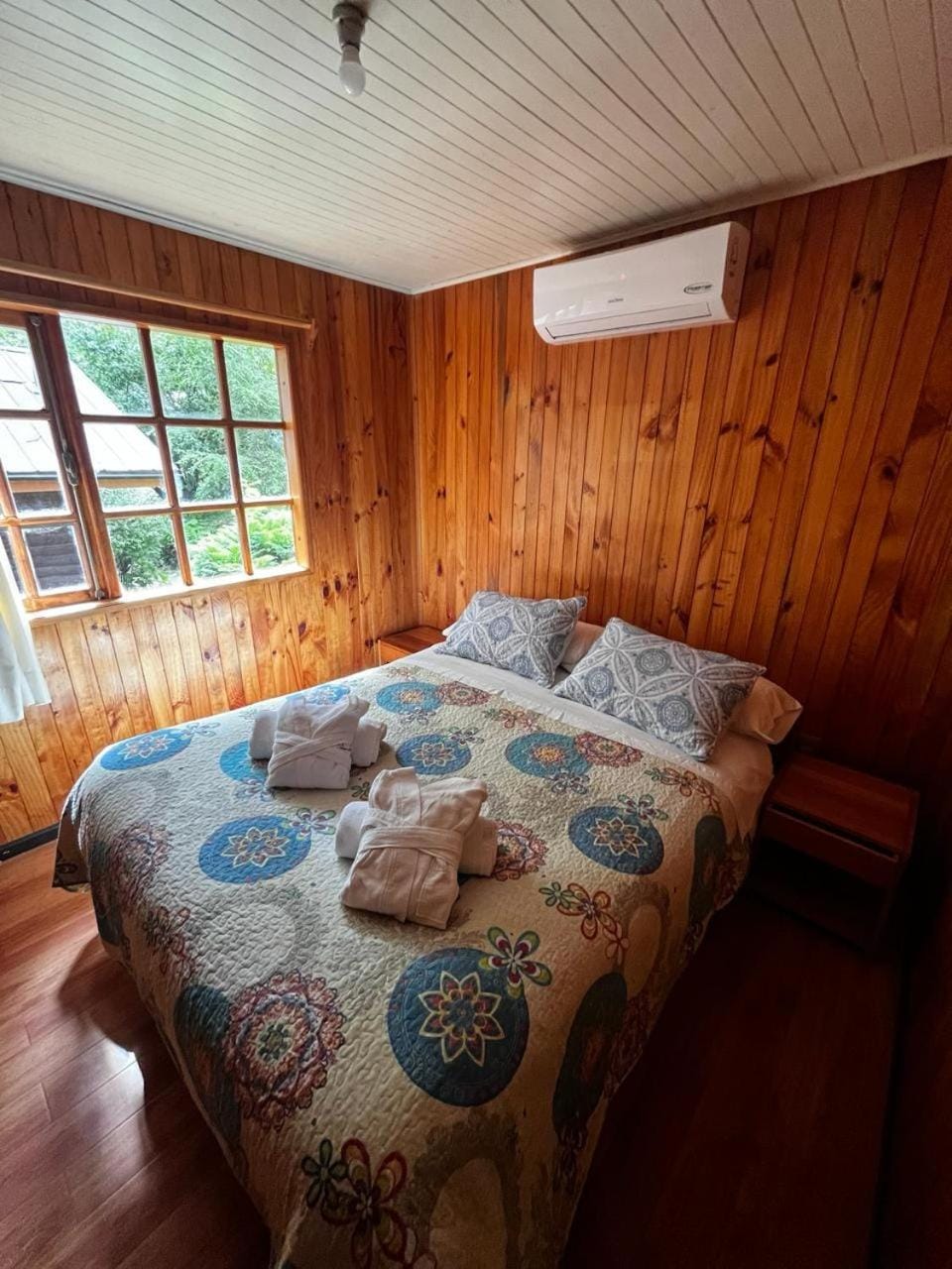 Bed, Garden view
