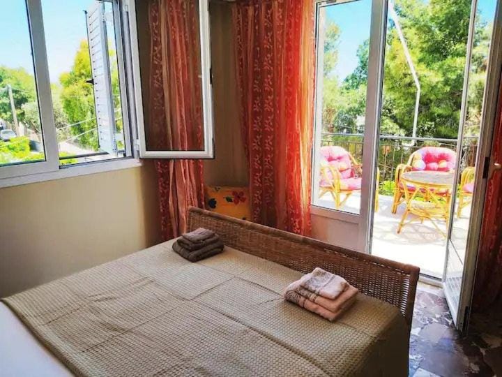 Bed, Balcony/Terrace, Photo of the whole room, Bedroom