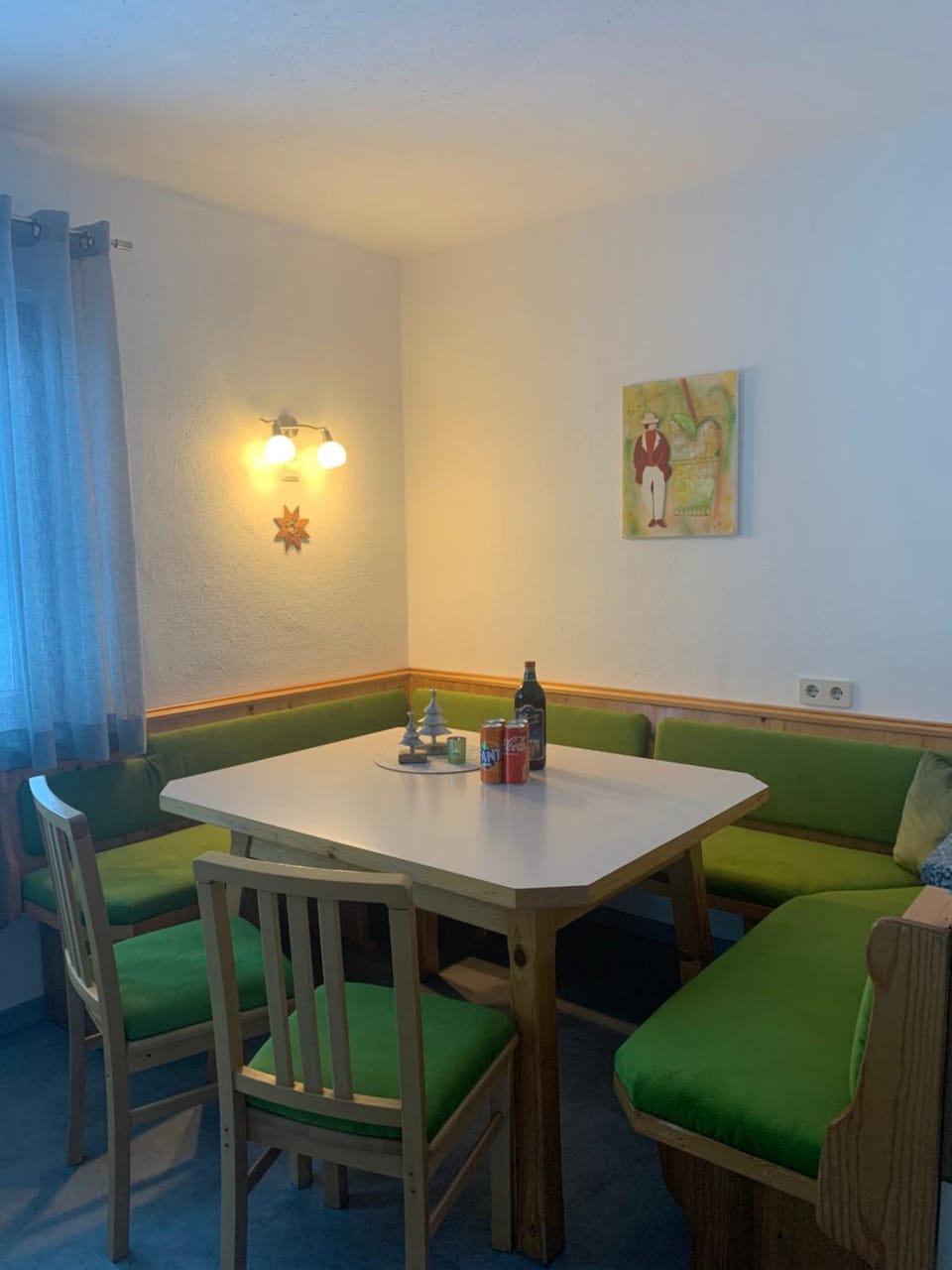 Seating area, Dining area