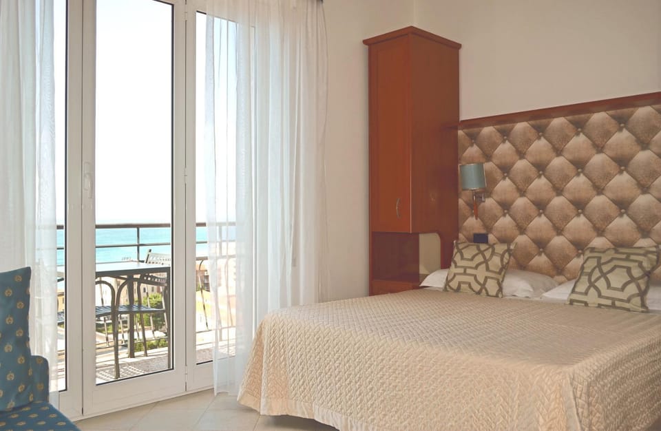 Balcony/Terrace, Bedroom, Sea view