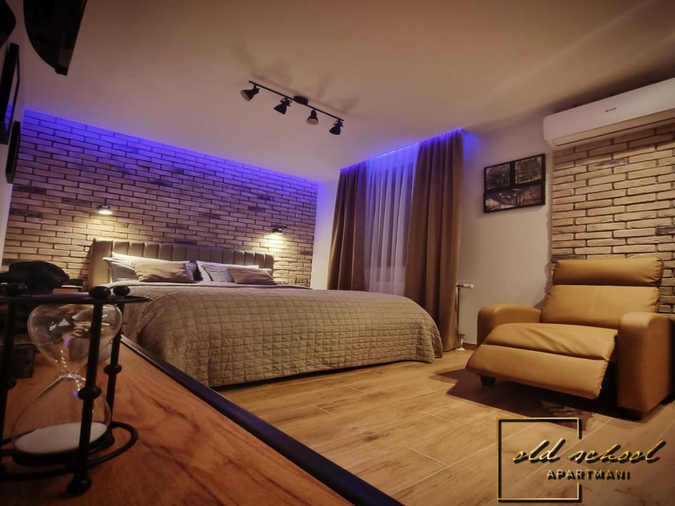 Bed, Photo of the whole room, air conditioner