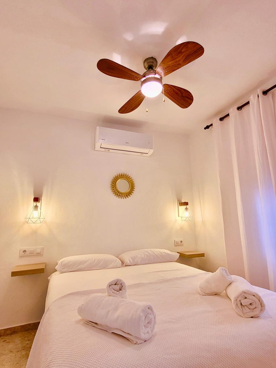 Bed, fireplace, internet, air conditioner