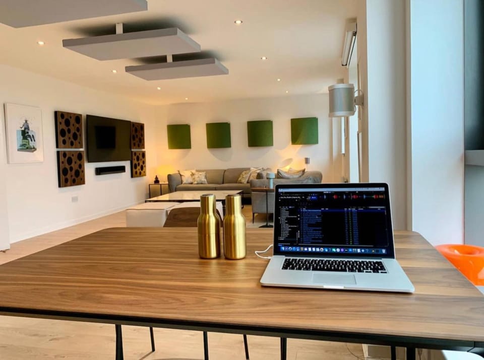 Beautiful modern sea-side apartment in the city Apartment in Edinburgh