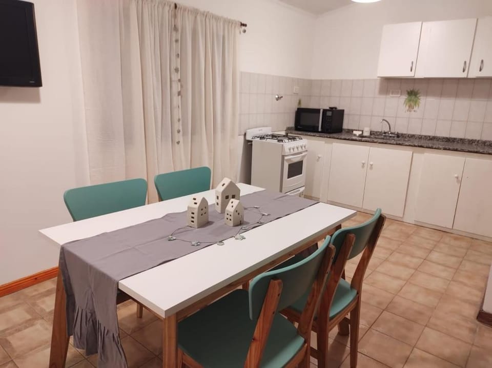 CASA MUY COMODA A METROS DEL SANTUARIO Y ECOPARQUE Apartment in San Nicolás de los Arroyos
