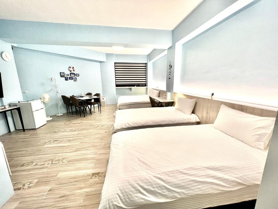 Bed, Photo of the whole room, Bedroom, air conditioner