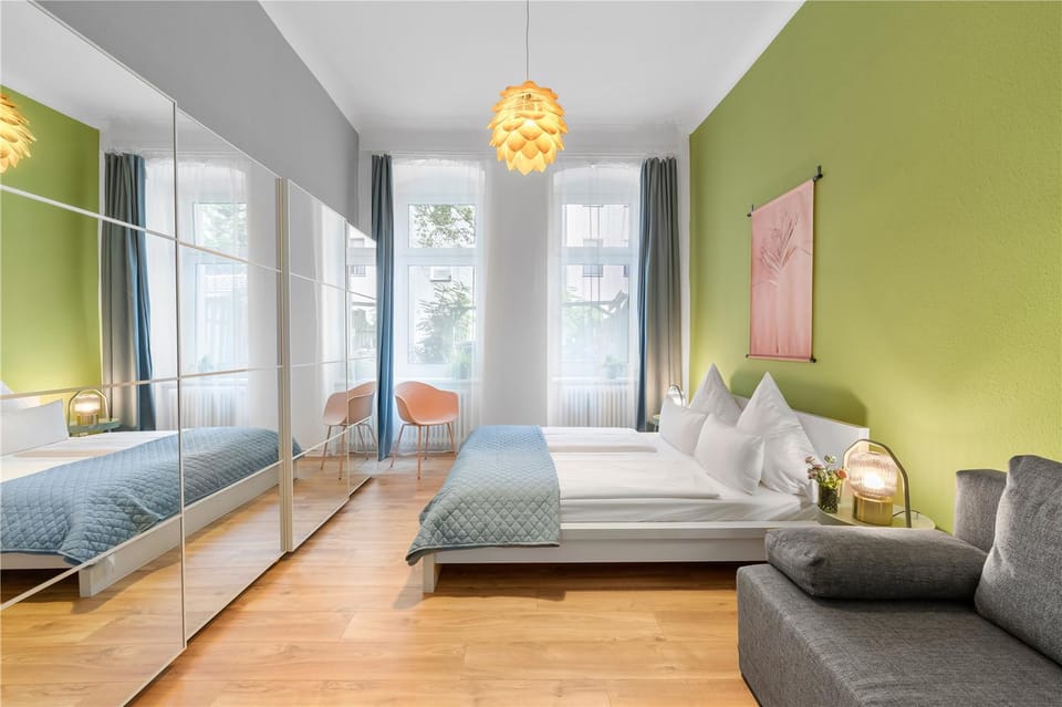 Bed, Photo of the whole room, Seating area, Bedroom