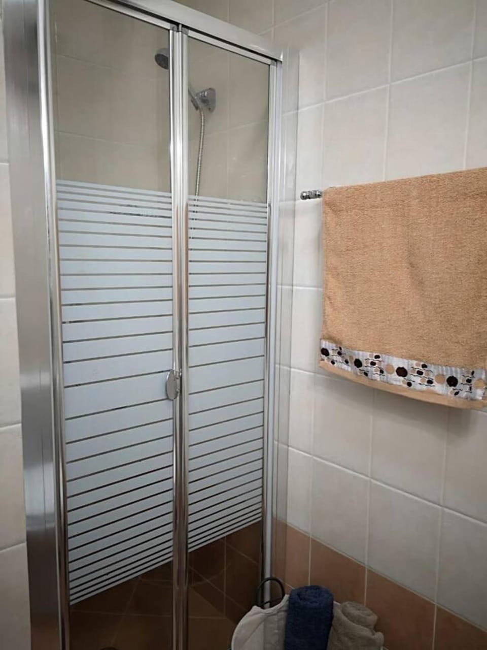 Bathroom, Photo of the whole room