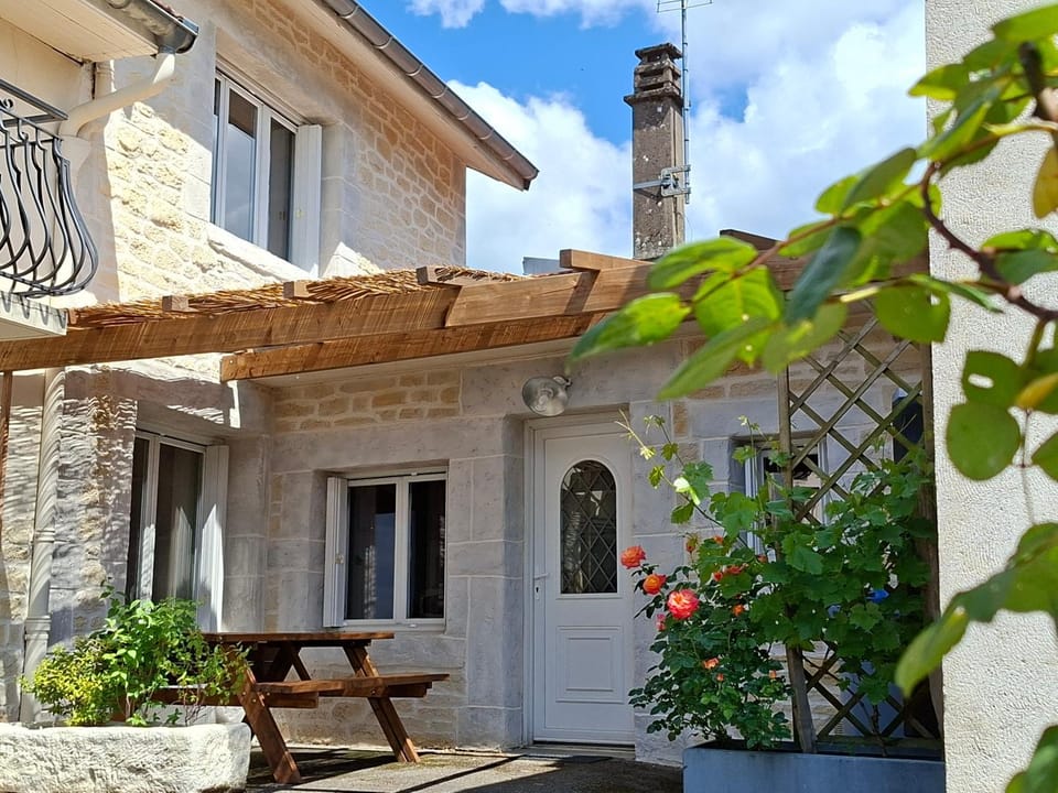 Patio, Facade/entrance