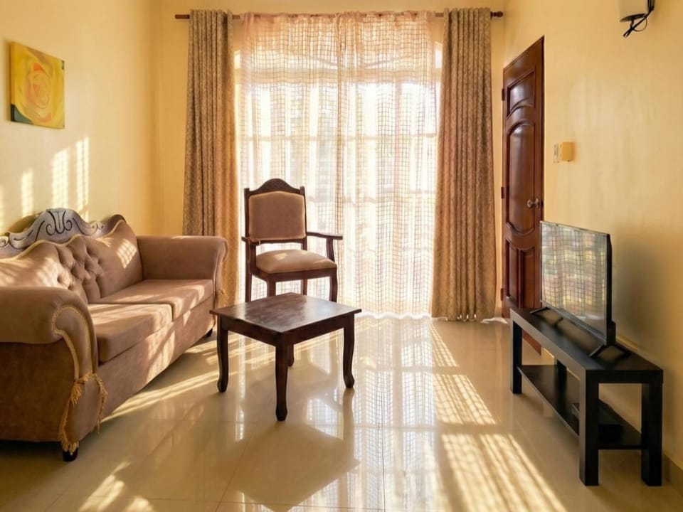 Living room, Photo of the whole room, Seating area
