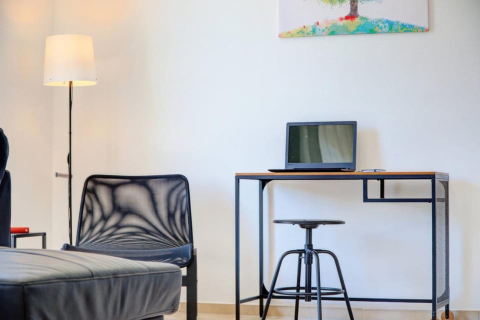 Communal lounge/ TV room, Living room, Seating area