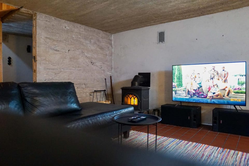 TV and multimedia, Living room, Seating area