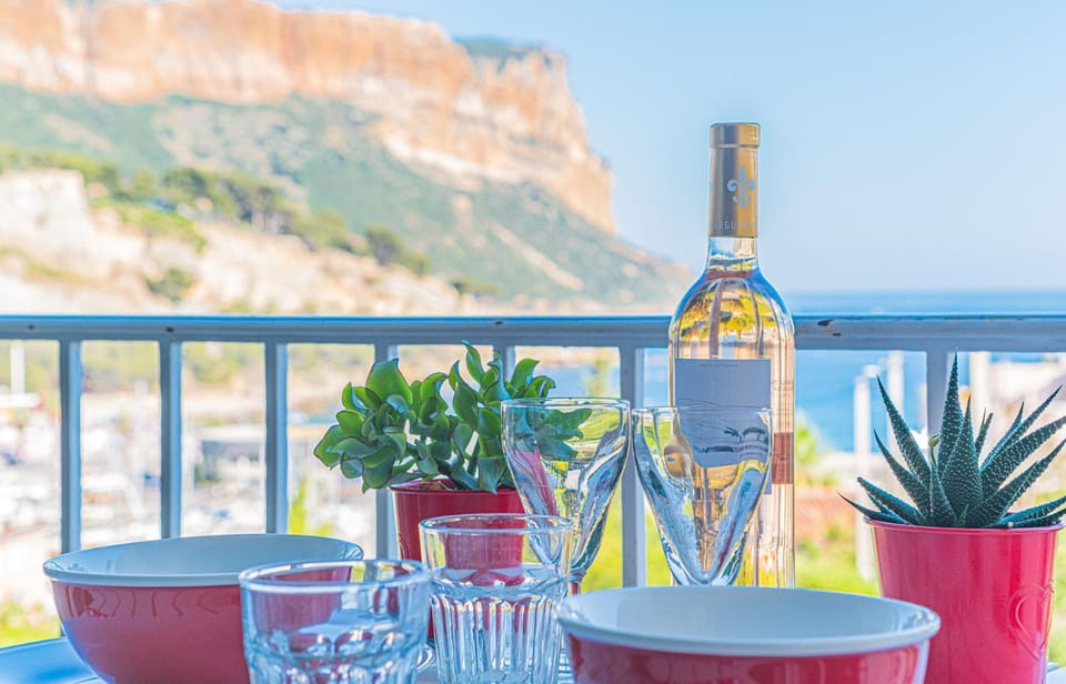 Balcony/Terrace, Drinks, Alcoholic drinks