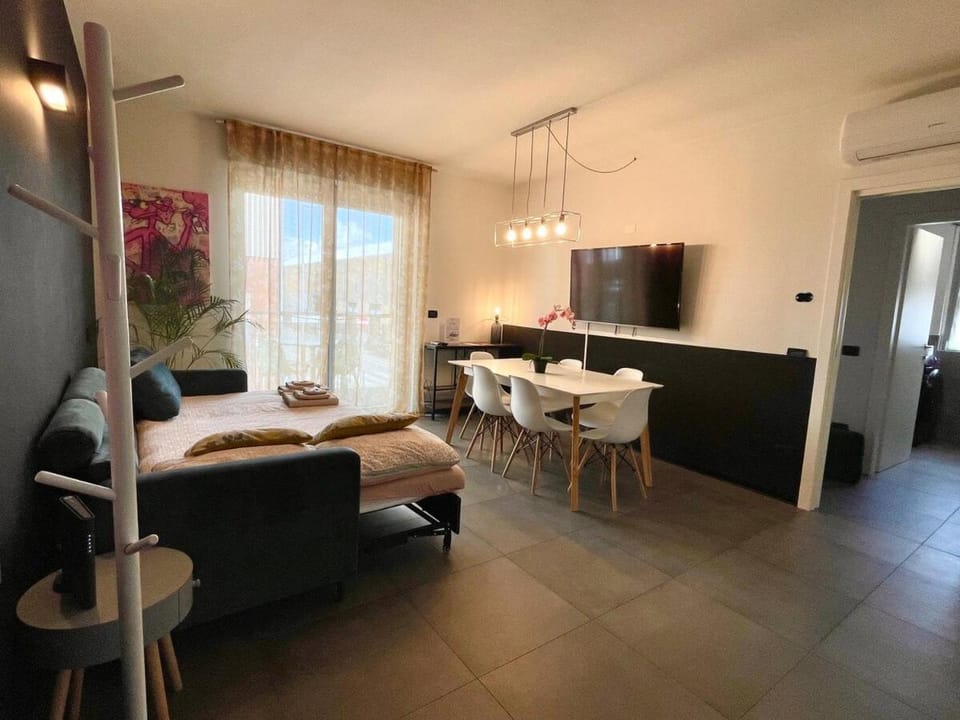 CITY CENTER - Modern flat with FREE PARKING and WIFI - Apt B Apartment in Bergamo
