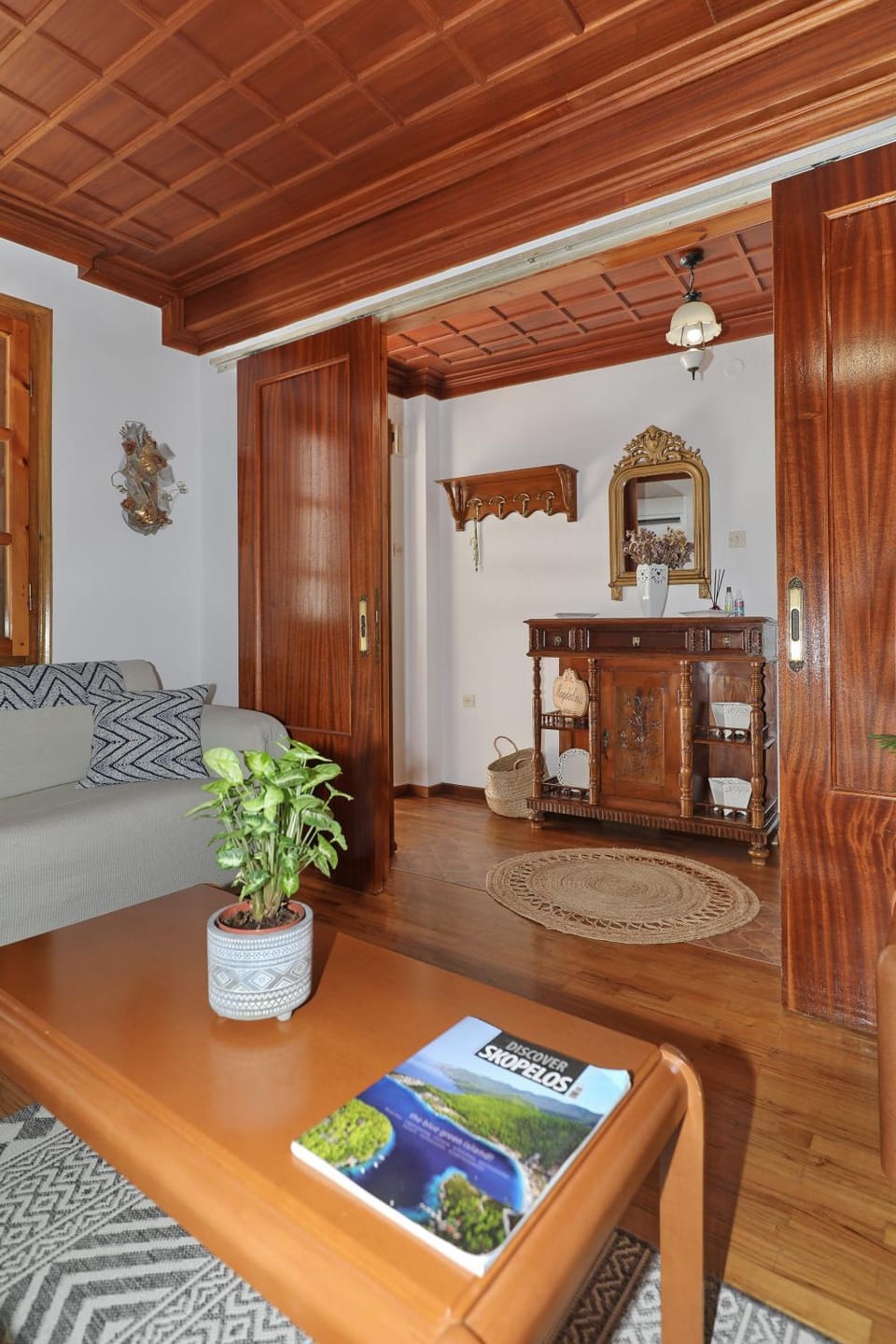 Living room, Seating area