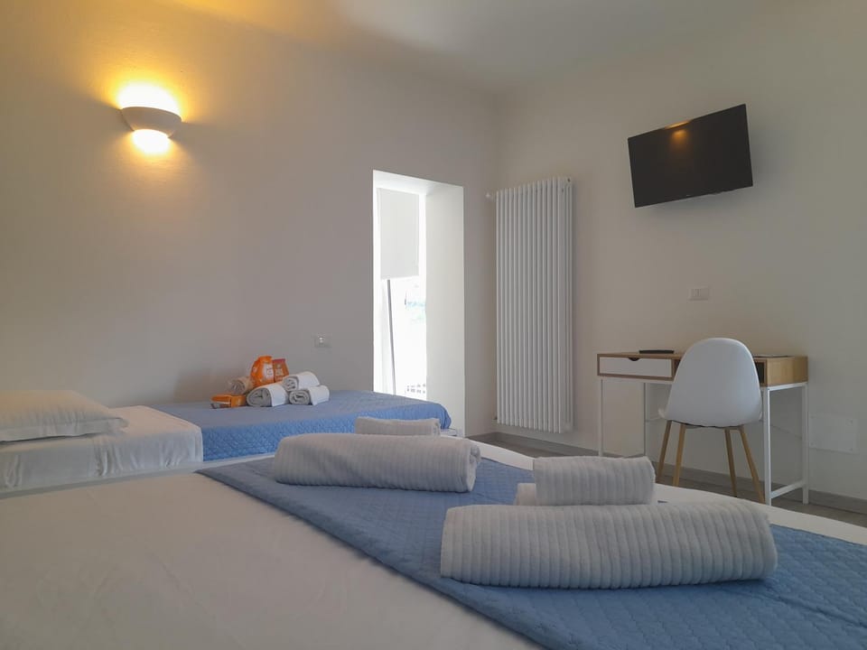 CA' DEL VINO Rooms- Varzo Bed and Breakfast in Canton of Valais