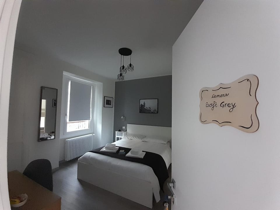 CA' DEL VINO Rooms- Varzo Bed and Breakfast in Canton of Valais