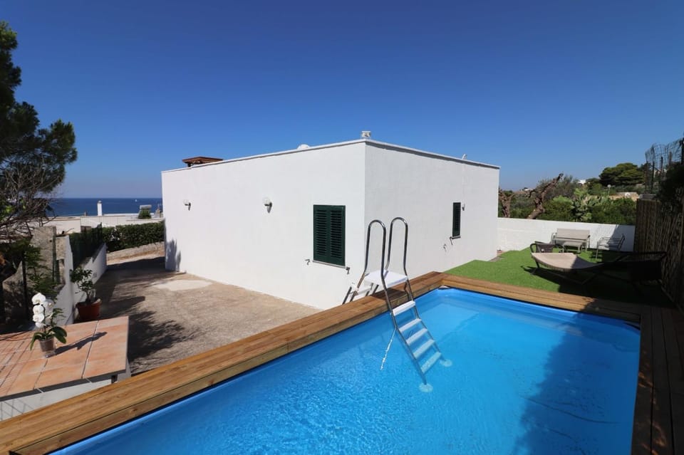 Pool view, Swimming pool, sunbed