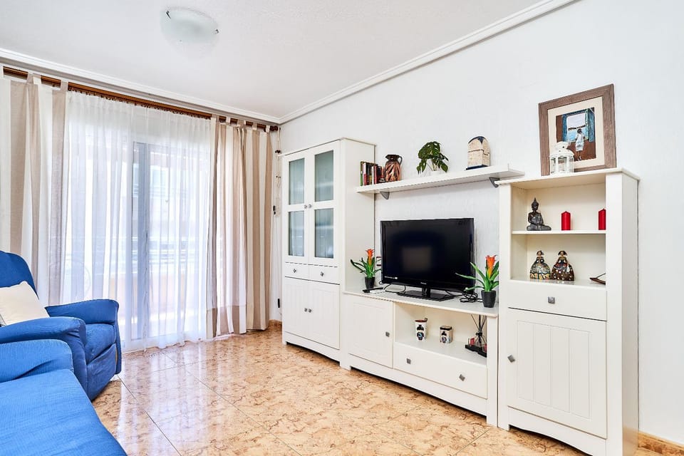 Communal lounge/ TV room, TV and multimedia, Living room, Seating area