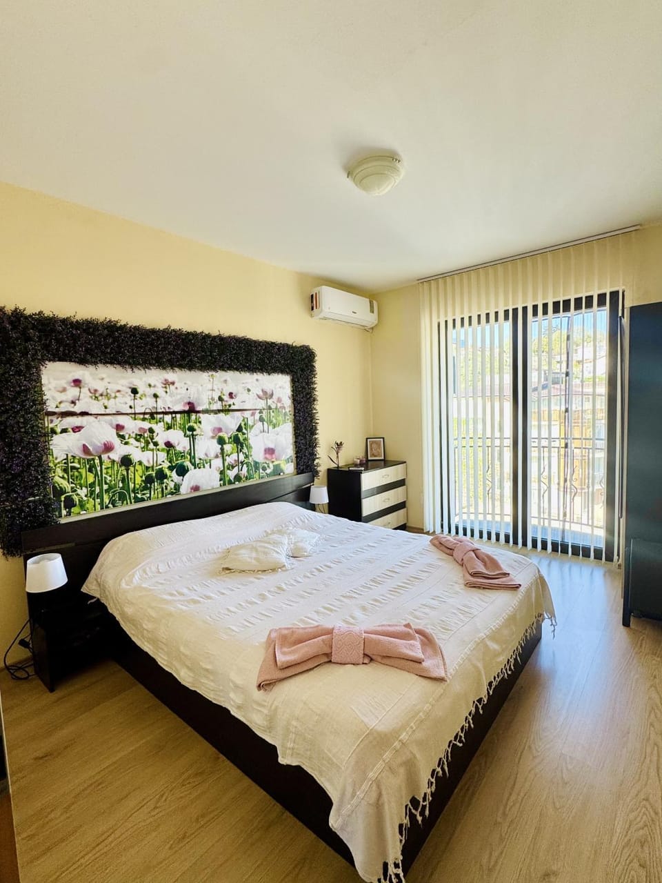 Bed, Photo of the whole room, Bedroom, towels, air conditioner