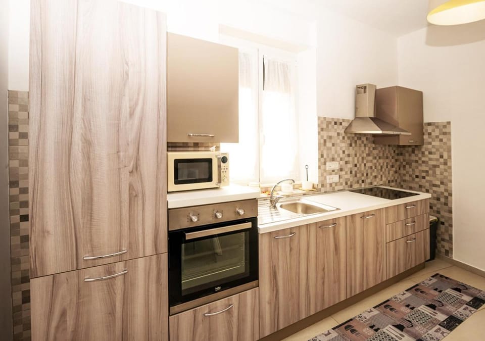 Kitchen or kitchenette, minibar, stove, kitchen