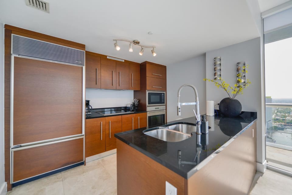 Kitchen or kitchenette, dishwasher