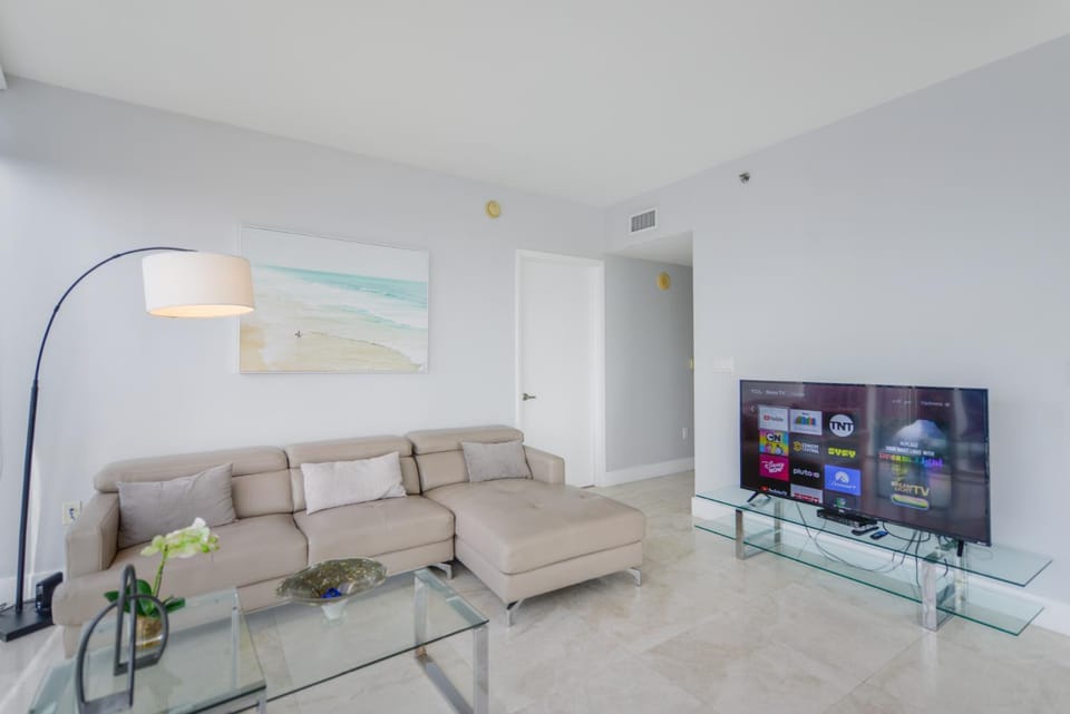 Communal lounge/ TV room, TV and multimedia, Seating area
