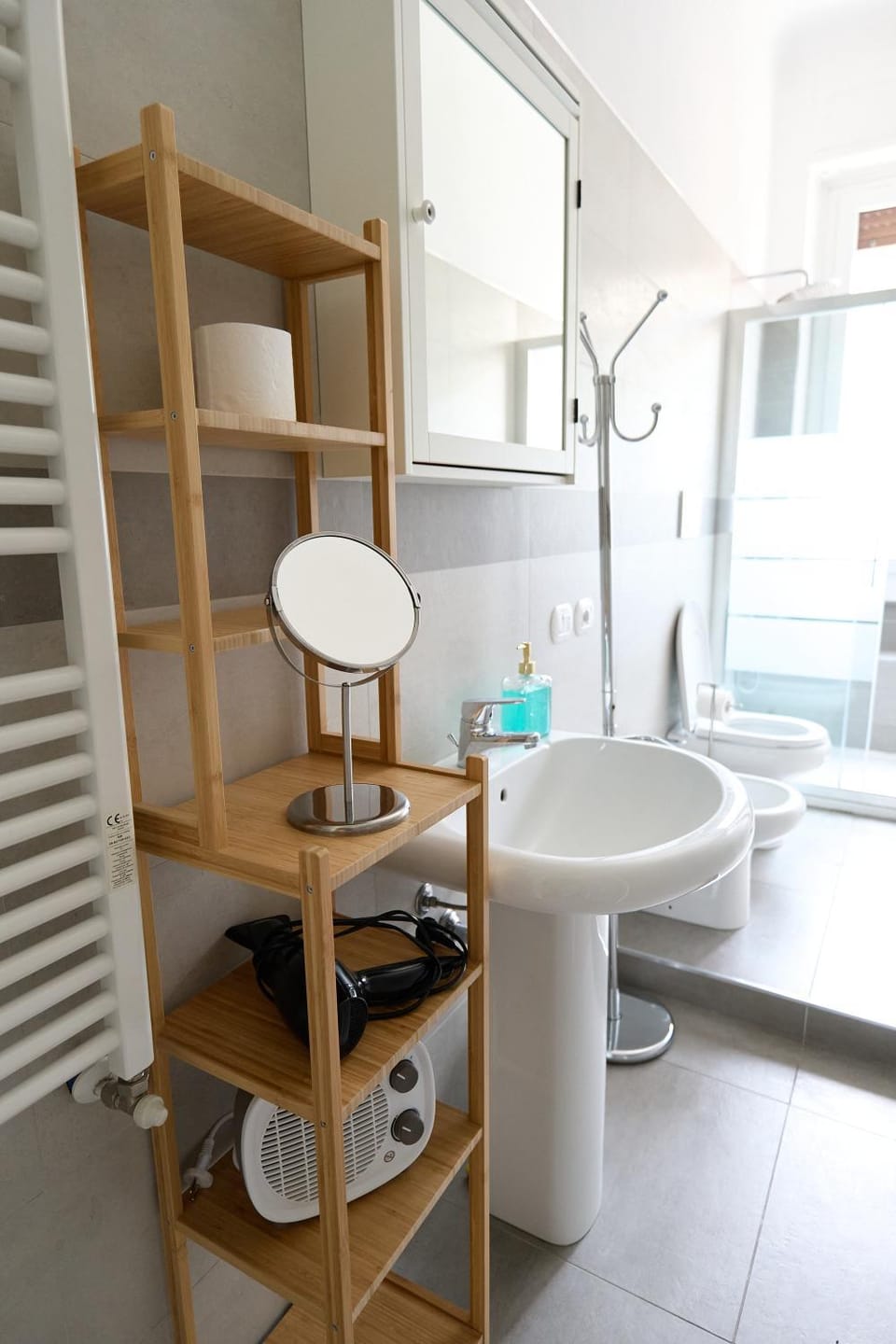 Bathroom, heating