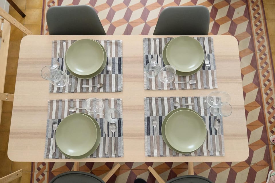 Living room, Seating area, Meals